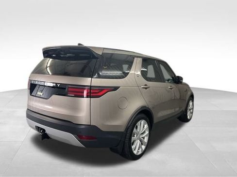 New 2026 Land Rover Discovery S image 4