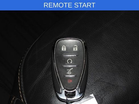 Used 2021 Chevrolet Traverse LT w/ LT Premium Package FWD image 4
