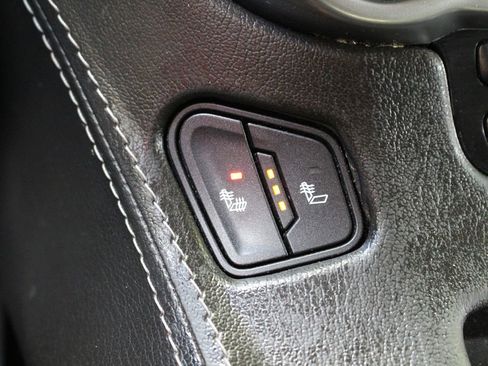Used 2020 Chevrolet Suburban LT RWD image 27