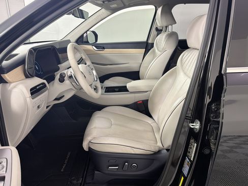 Used 2023 Hyundai Palisade Limited FWD image 5