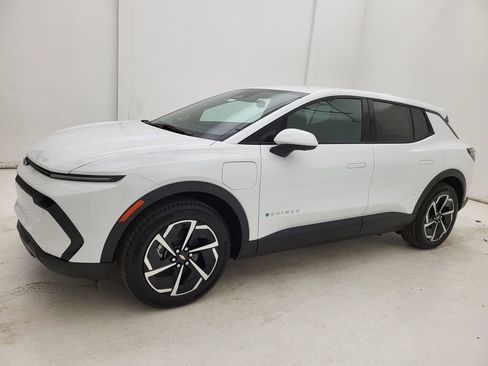 New 2026 Chevrolet Equinox EV LT image 16