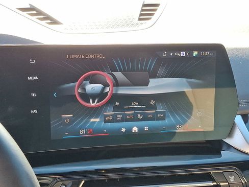 Used 2025 BMW X1 xDrive28i w/ Technology Package image 16