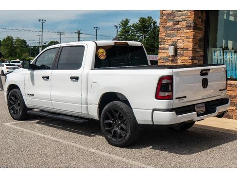 Used 2024 RAM 1500 Laramie AWD/4WD image 5
