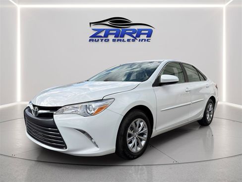 Used 2015 Toyota Camry LE FWD image 3