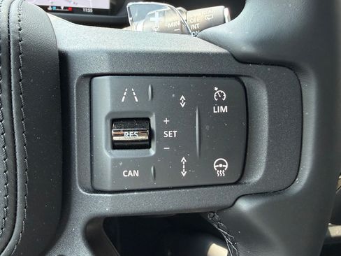 Certified 2026 Land Rover Defender 110 OCTA AWD/4WD image 27