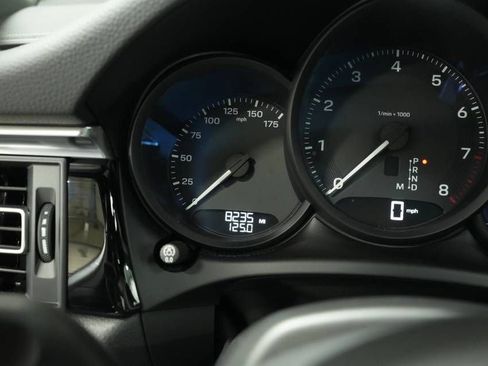 Certified 2024 Porsche Macan image 15