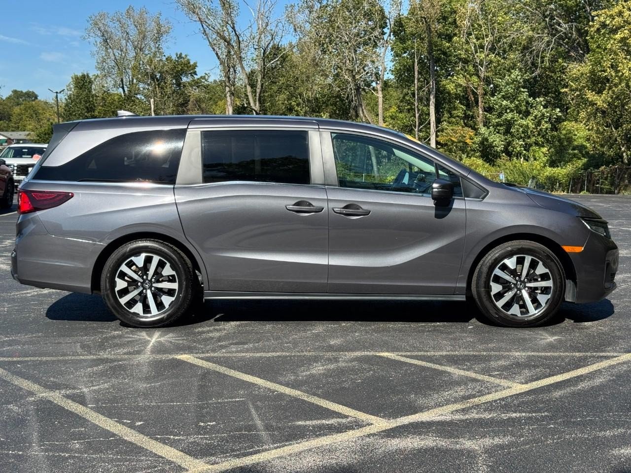 Used 2025 Honda Odyssey EX-L image 3