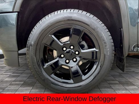 Used 2017 GMC Sierra 1500 SLE w/ SLE Value Package image 13