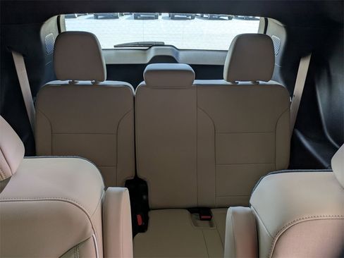 New 2026 Buick Enclave Preferred w/ Power Package image 9