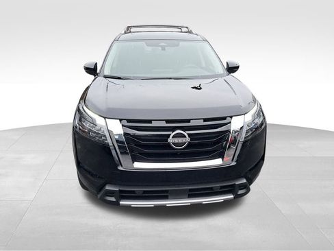 New 2025 Nissan Pathfinder SL w/ SL Premium Package image 9