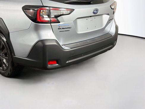 Used 2025 Subaru Outback Onyx Edition AWD/4WD image 38