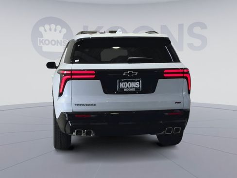 New 2026 Chevrolet Traverse RS w/ LPO, Floor Liner Package FWD image 10