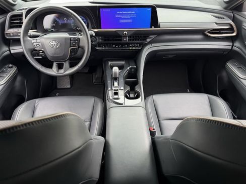Used 2023 Toyota Crown Platinum AWD/4WD image 11