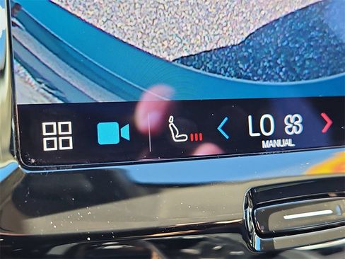 Used 2023 Volvo XC60 B5 Core image 20