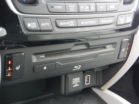 Used 2019 Honda Pilot Touring image 20
