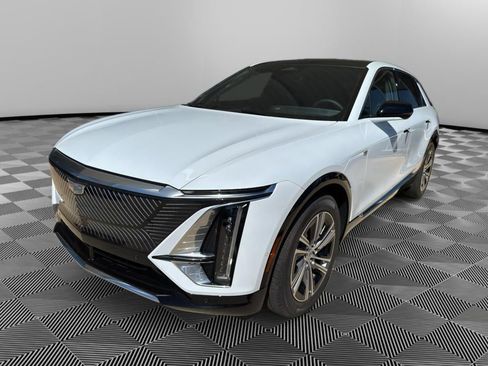 New 2026 Cadillac Lyriq Luxury image 3