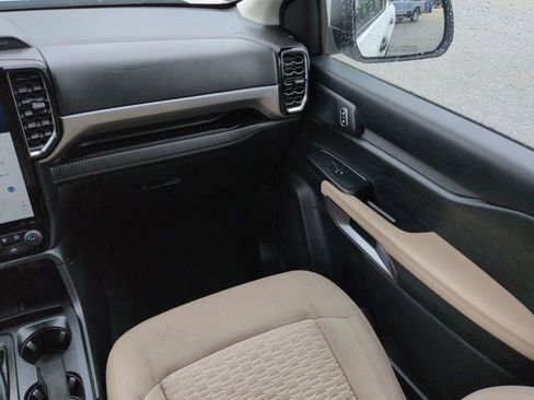Used 2024 Ford Ranger XLT w/ Technology Package AWD/4WD image 17