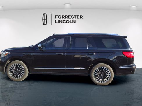 Used 2020 Lincoln Navigator Black Label w/ Cargo Convenience Package image 6