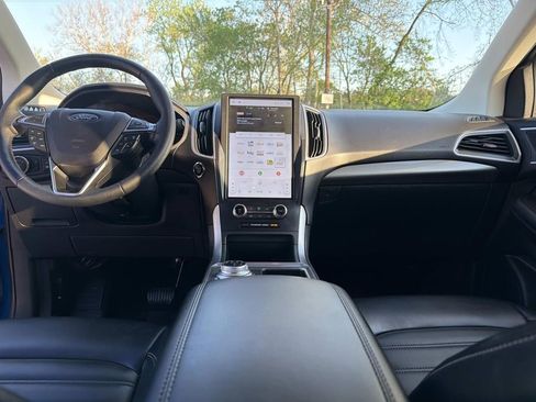 Used 2024 Ford Edge SEL w/ Convenience Package image 17