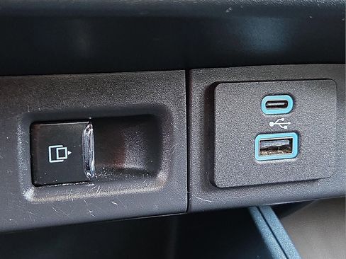 Certified 2024 Ford Maverick Lariat w/ Black Appearance Package image 21