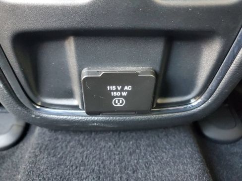 Used 2019 Jeep Grand Cherokee Altitude AWD/4WD image 31