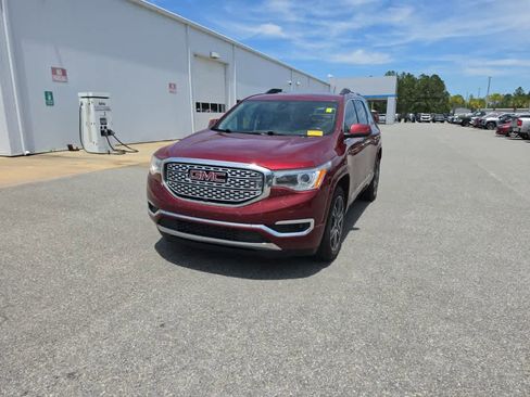 Used 2018 GMC Acadia Denali w/ Technology Package FWD image 2