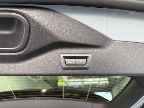 New 2025 BMW X7 M60i image 8