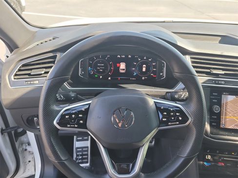 Used 2022 Volkswagen Tiguan SEL R-Line image 30