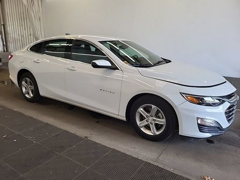 Used 2024 Chevrolet Malibu LS w/ Driver Confidence Package FWD image 3