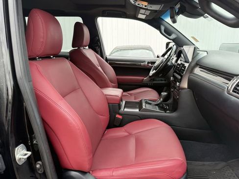 Used 2023 Lexus GX 460 Premium w/ Accessory Package AWD/4WD image 30
