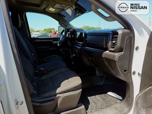 Used 2024 Chevrolet Silverado 2500 LT w/ Convenience Package image 4