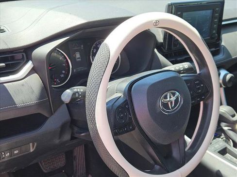 Used 2019 Toyota RAV4 LE w/ Carpet Mat Package FWD image 8