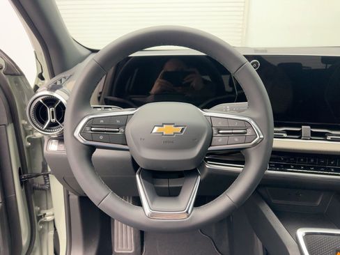 New 2026 Chevrolet Equinox LT w/ Convenience Package II image 16