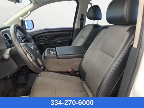 Used 2017 Nissan Titan S image 12
