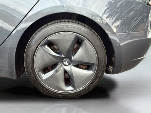 Used 2018 Tesla Model 3 Long Range image 18