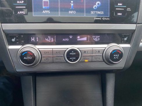 Used 2017 Subaru Legacy 2.5i Limited image 16