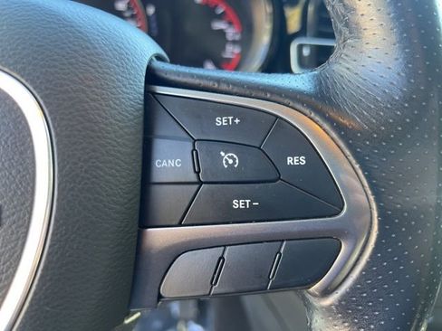 Used 2022 Dodge Durango SXT image 31