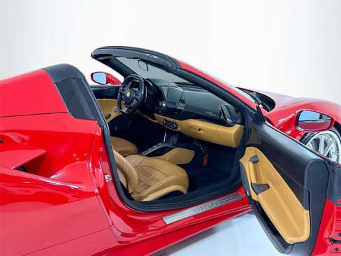 Used 2017 Ferrari 488 Spider RWD image 22