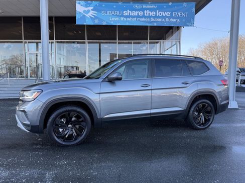 Used 2022 Volkswagen Atlas SE image 1