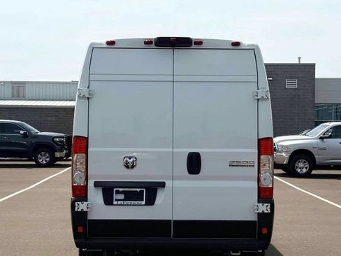 Used 2026 RAM ProMaster 2500 w/ Convenience Group FWD image 7