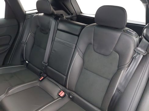 Used 2019 Volvo XC60 T6 R-Design w/ Protection Package Premier image 16