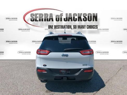 Used 2015 Jeep Cherokee Latitude FWD image 7