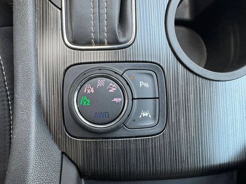 Used 2018 GMC Acadia SLT AWD/4WD image 12