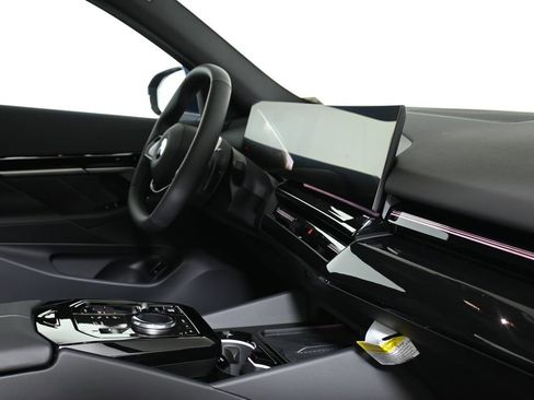 Used 2026 BMW 530i xDrive image 31