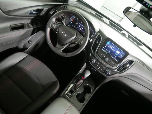 Used 2023 Chevrolet Equinox RS AWD/4WD image 9