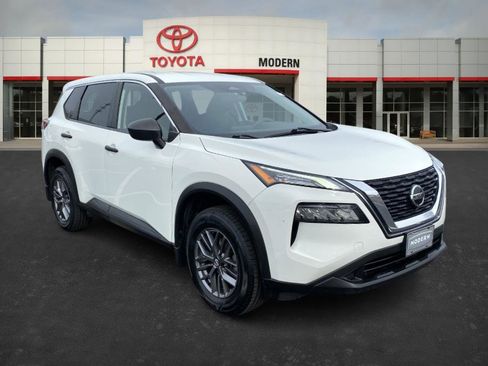 Used 2021 Nissan Rogue S image 3