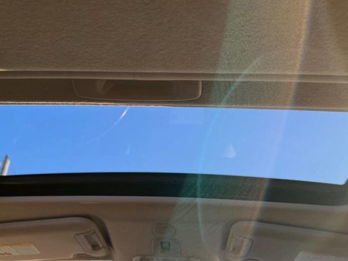 Used 2015 Nissan Juke SL image 18