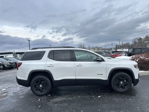 Used 2022 GMC Acadia AT4 w/ Technology Package image 4