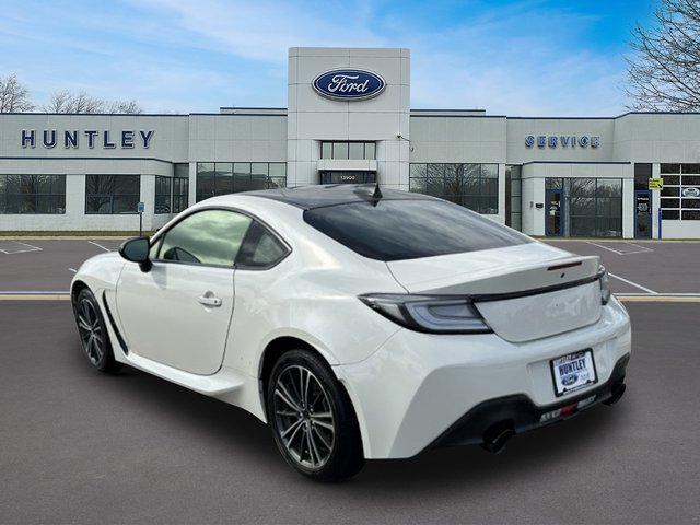 Used 2023 Toyota GR86 RWD image 5