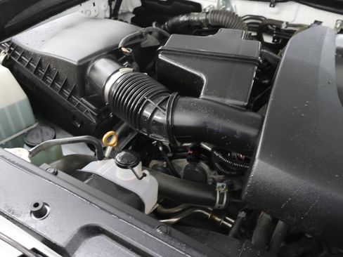 Used 2018 Toyota Tacoma SR5 AWD/4WD image 18
